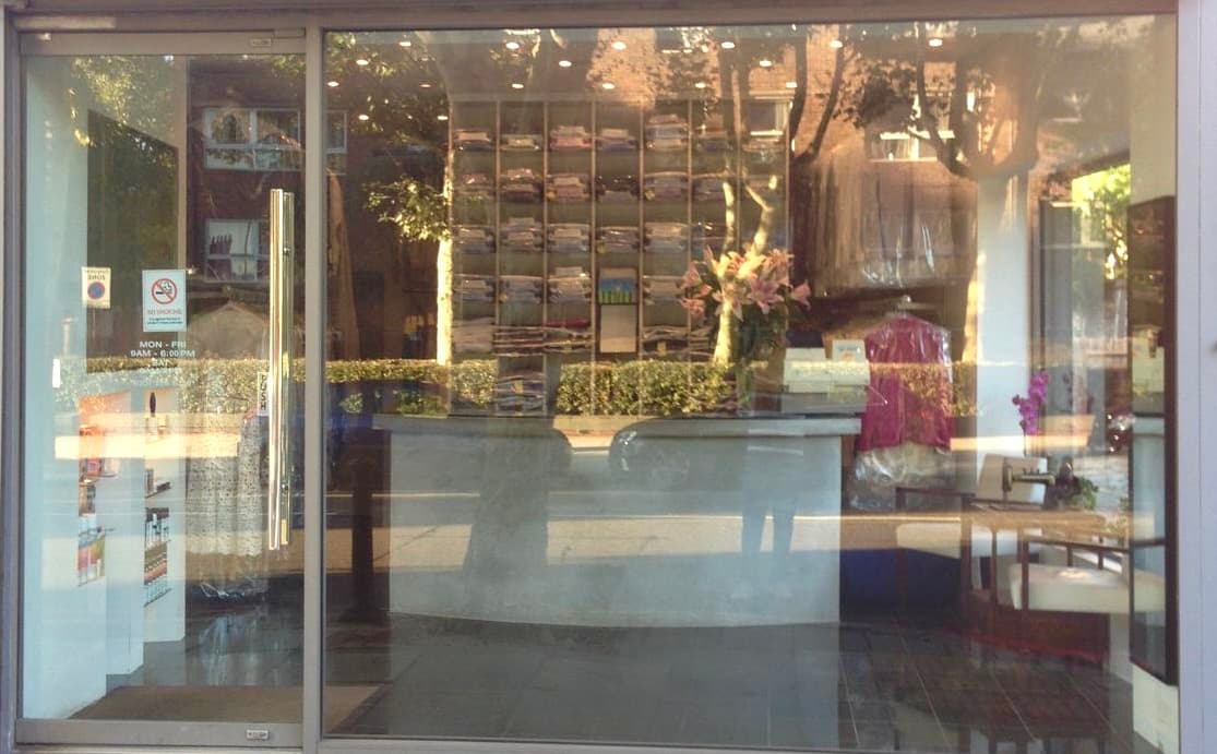 L'Unique Dry Cleaners storefront